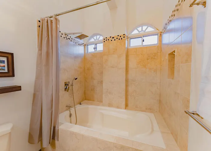 Sunset 303 - Ocean View 3 Bedroom Apartment *